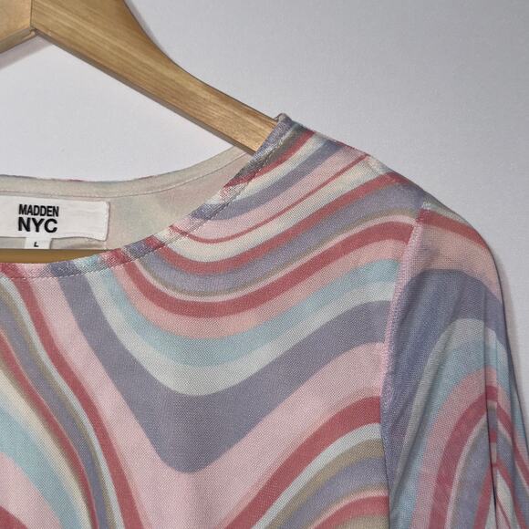 Madden NYC sheer long sleeve marble pattern crop top women’s size large - Picture 3 of 7